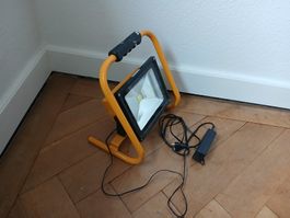 Baustrahler Arbeitsstrahler Fluter Flutlicht Scheinwerfer