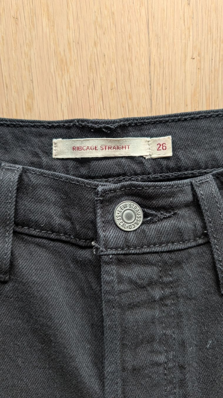 Levi's Jeans: Levi's Jeans - Ribcage Straight – Nuovo (secondo la descrizione) da Zürich venduto da nadiialivia 1