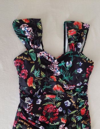 Neues hübsches Badekleid - einteilig - Grösse XL / 44