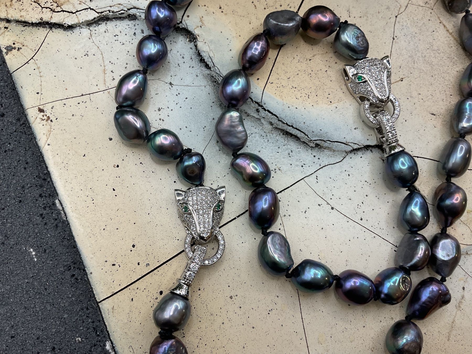 Sonstiger Schmuck: Set Collier und Armband, Perlen mit spez. Verschluss – Neu (gemäss Beschreibung) aus luzern von Alpendorf1 1