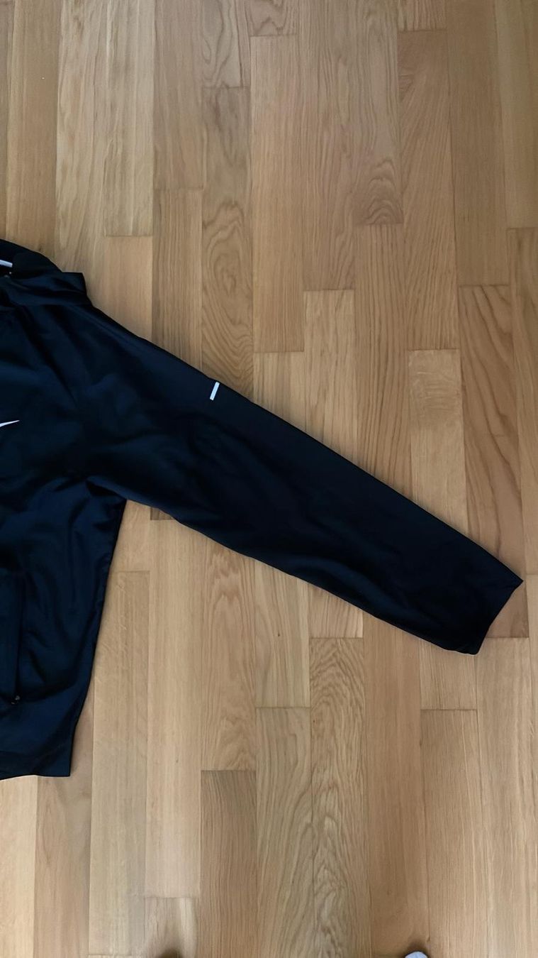 Nike Vestes: Veste a capuche Nike running – Neuf (Voir description) à Fribourg par mal_8zjh 4