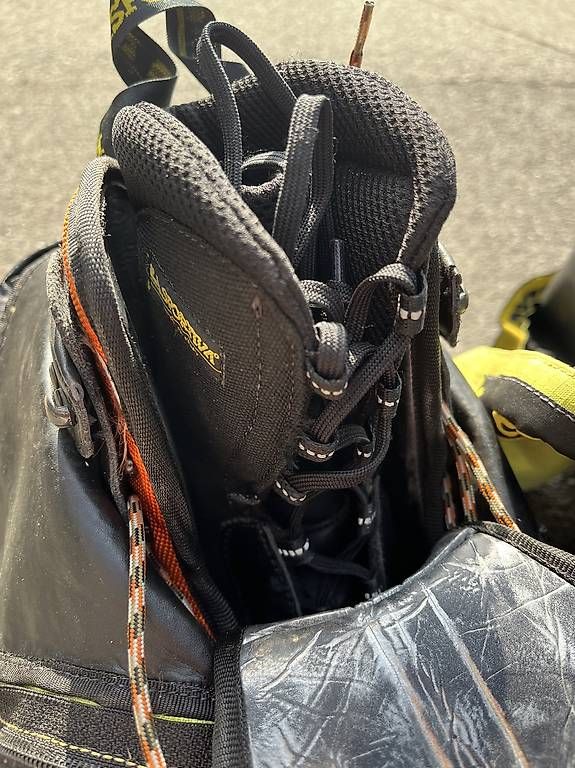 Scarpe da uomo: Summitschuhe Grösse 42 – Usato da Walchwil venduto da Lisa11.02 2