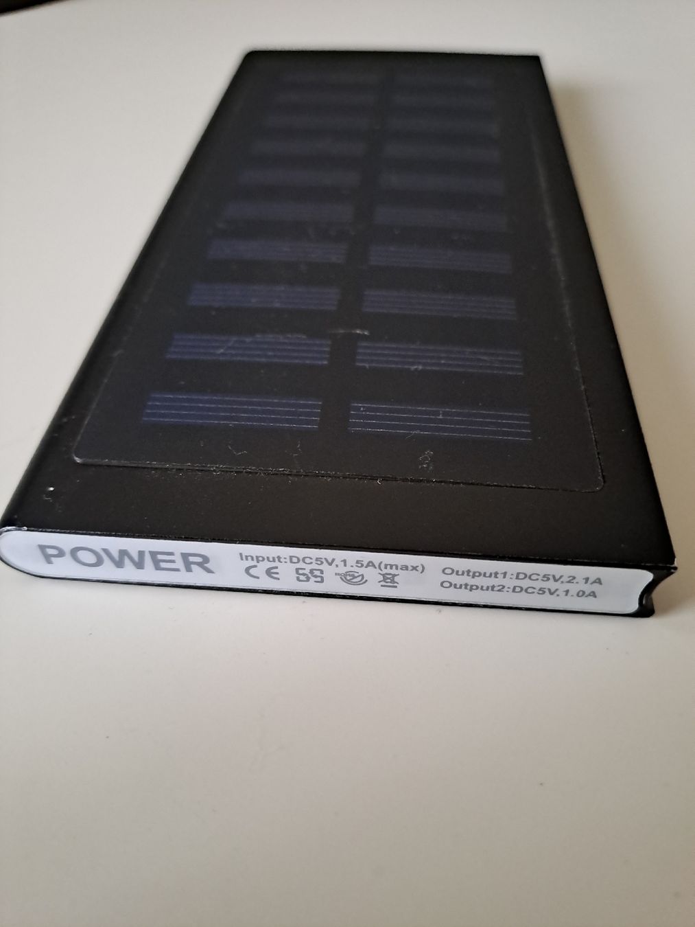 Accus: Powerbank mit Solarpanel – D'occasion à Basel par suberi_Sach 1