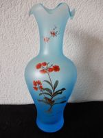 Grosse  Vase, schöne Milchglasvase Handarbeit