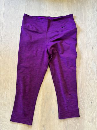 Damen Sporthosen Nike DRI-FIT lila Grösse M guter Zustand