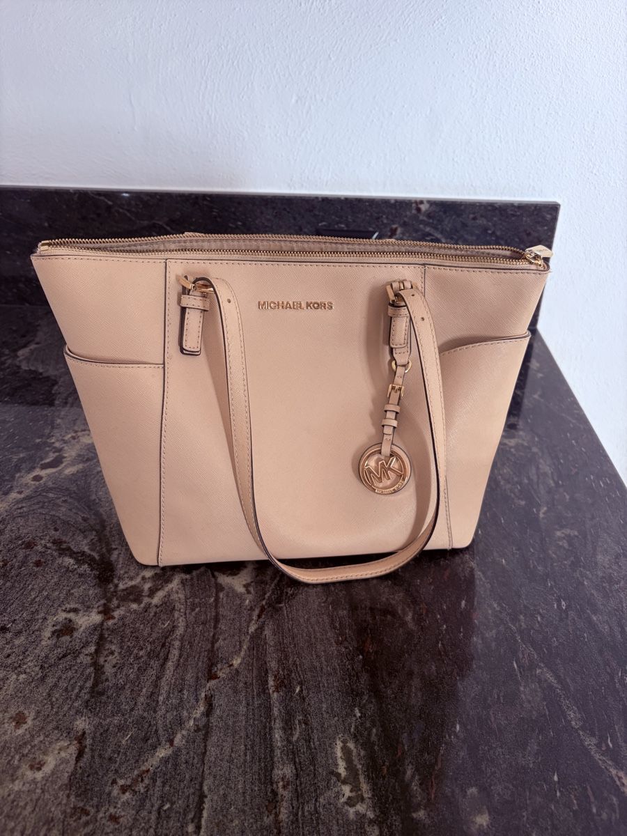 Michael Kors Sacs femmes: Handtasche MK Michael Kors – D'occasion à Dorf par Hppower71