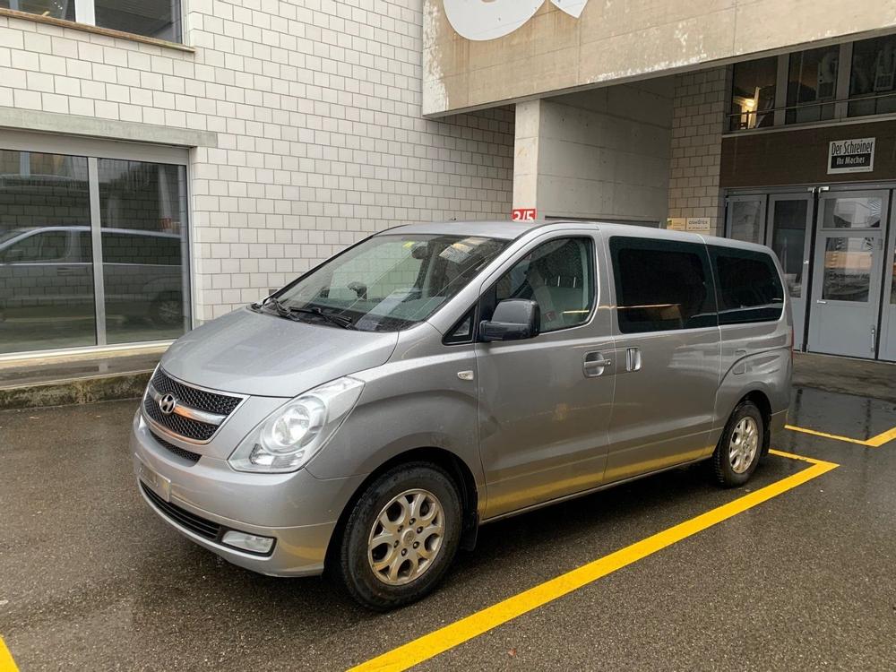 Hyundai H-1 People