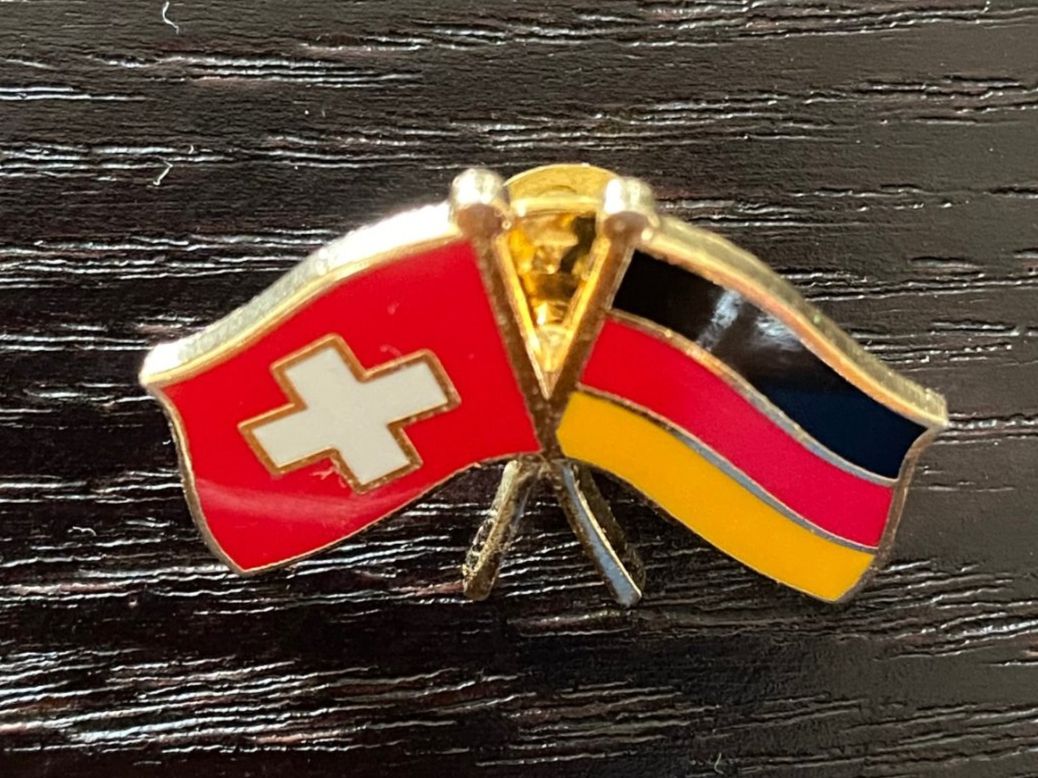Plaquettes & Badges: Pin CH – DE – D'occasion à Aarau par radilio01
