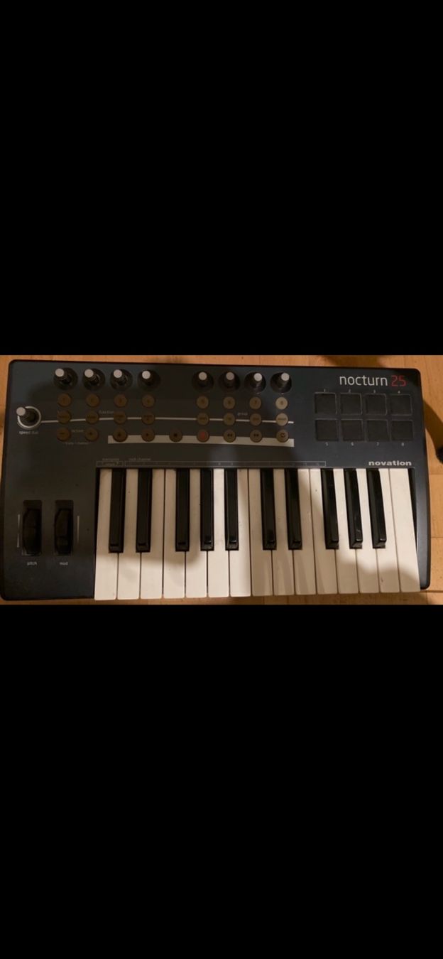 Console di mixaggio: Beginner Music Producer Setup – Usato da Luzern venduto da JAYJAY-LEMMING 3