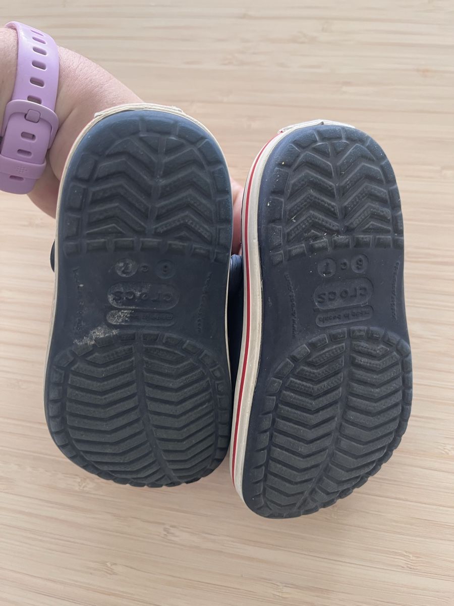 Crocs Scarpe da uomo: Crocs bleues enfant taille 23/24 – Usato da Cossonay-Ville venduto da Venusa09 1