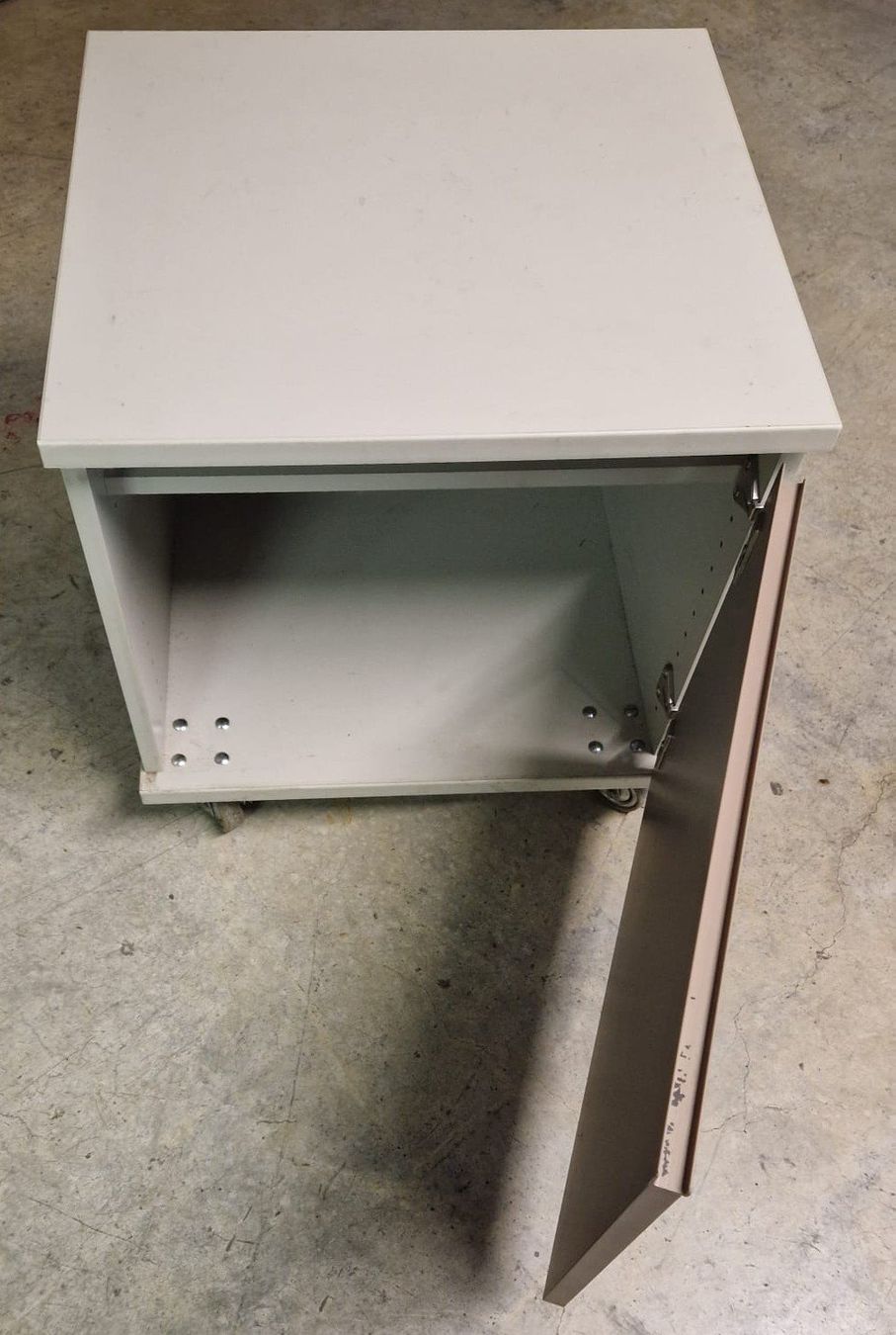 Korpus: Rollcontainer klein – Gebraucht aus Seengen von Pfoesu07 3
