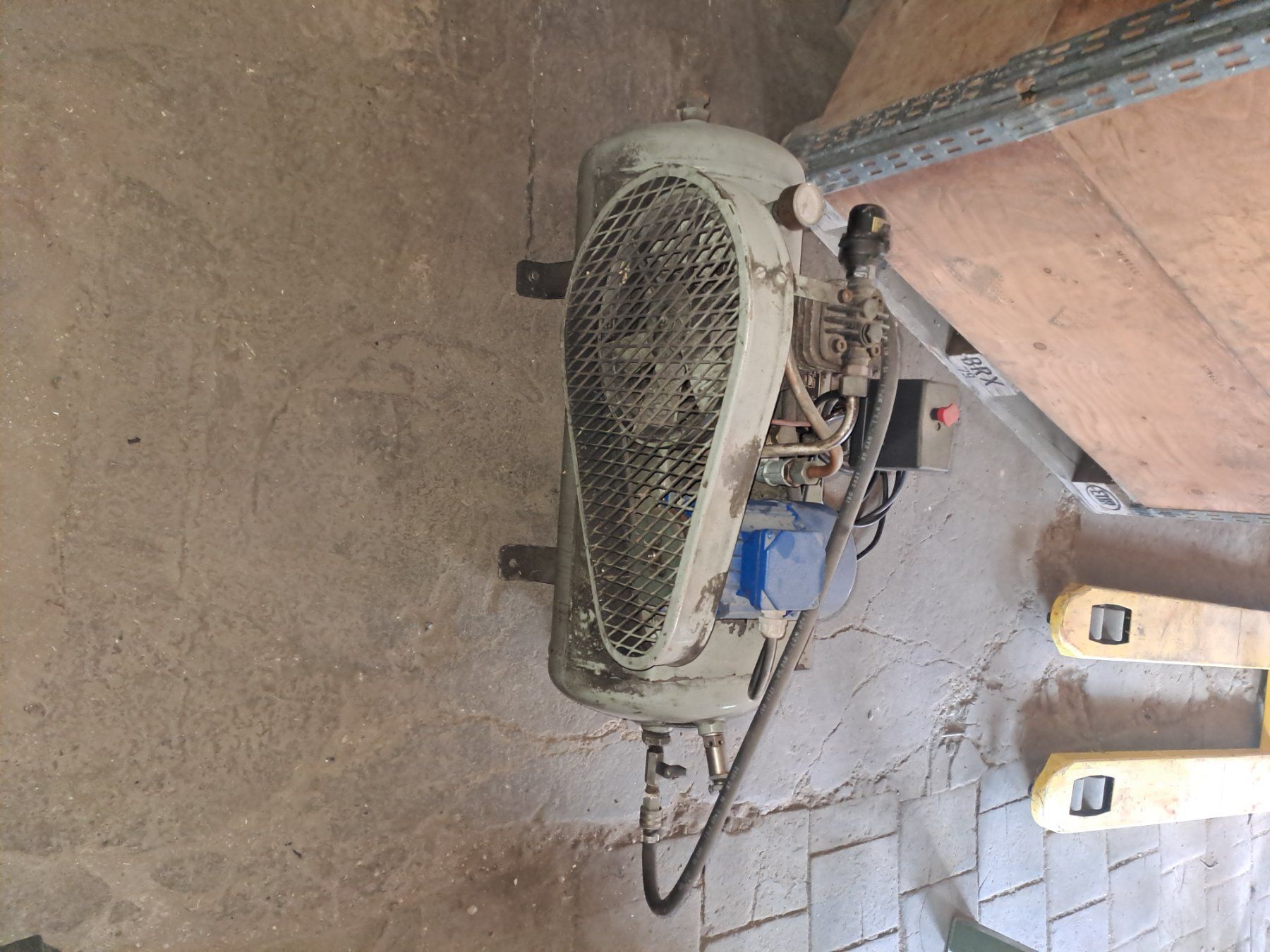 Compressori: Kompressor Luftkompressor Werkstatt Kompressor – Difettoso da Turbenthal venduto da speedtech 2