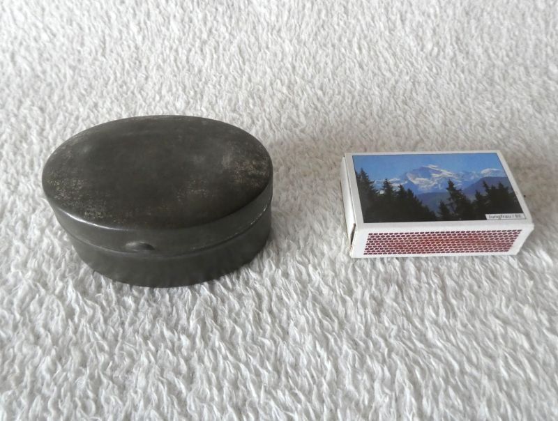 Occhiali & Lenti: Alte Gletscherbrille in Blechdose, ev. Schweizer Militär – Usato da Magden venduto da Renner22 1