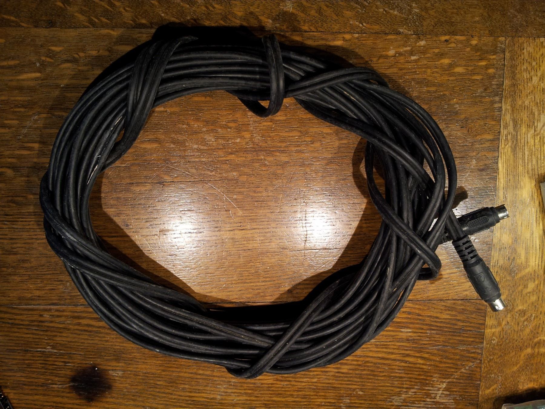 Tutti i VHS: S-VHS KABEL 20 METER – Usato da Wolfhausen venduto da Didileo