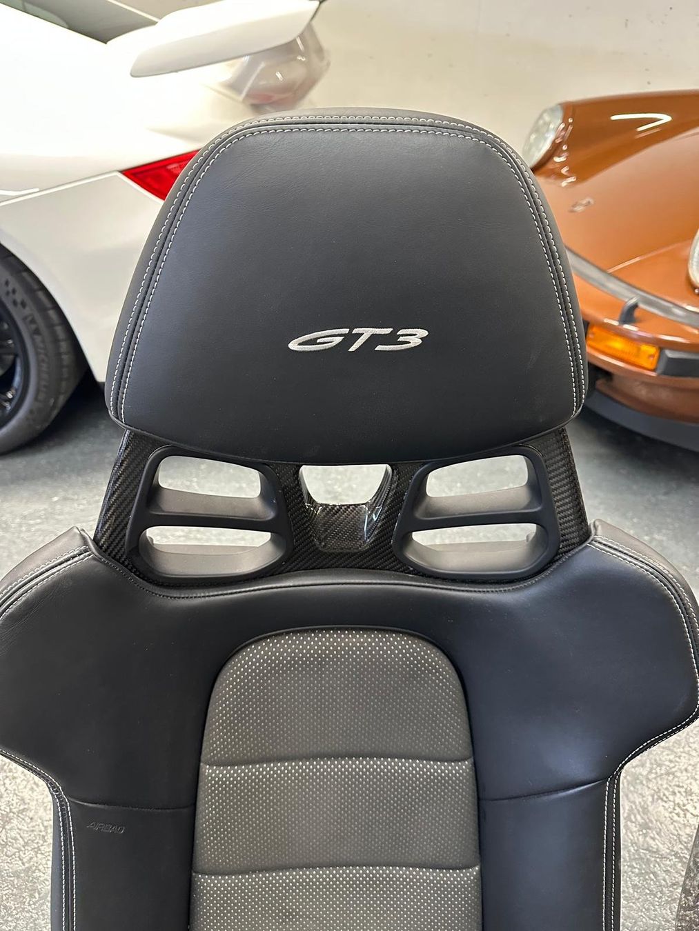 Porsche Tutti pezzi di ricambio auto: Porsche 992 GT3 Bucket Seats – Usato da Veyrier venduto da FerranP 5