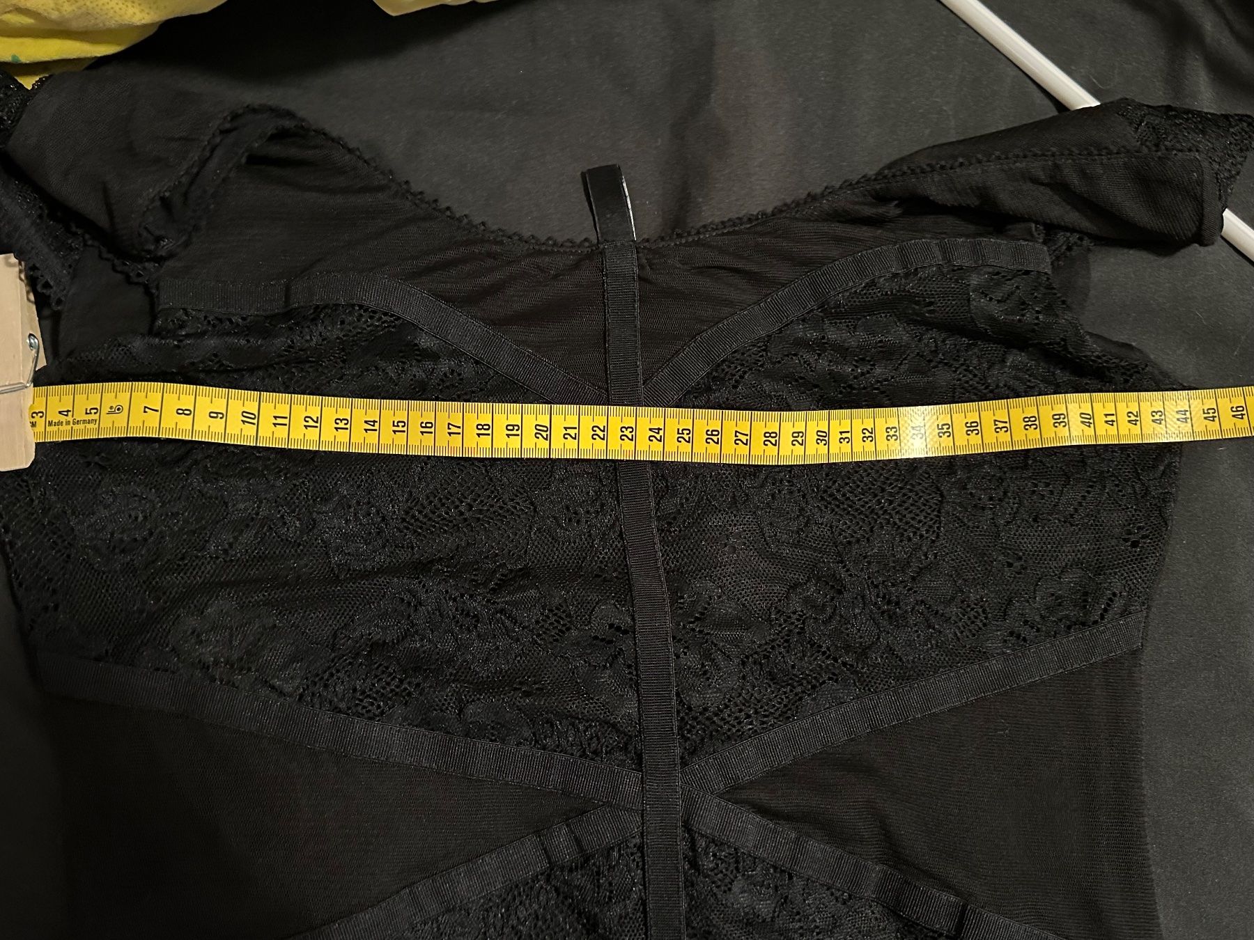 H&M Vestiti: Kleid schwarz H&M Spitze kurzärmlig – Usato da Schaan venduto da Hermine2018 2