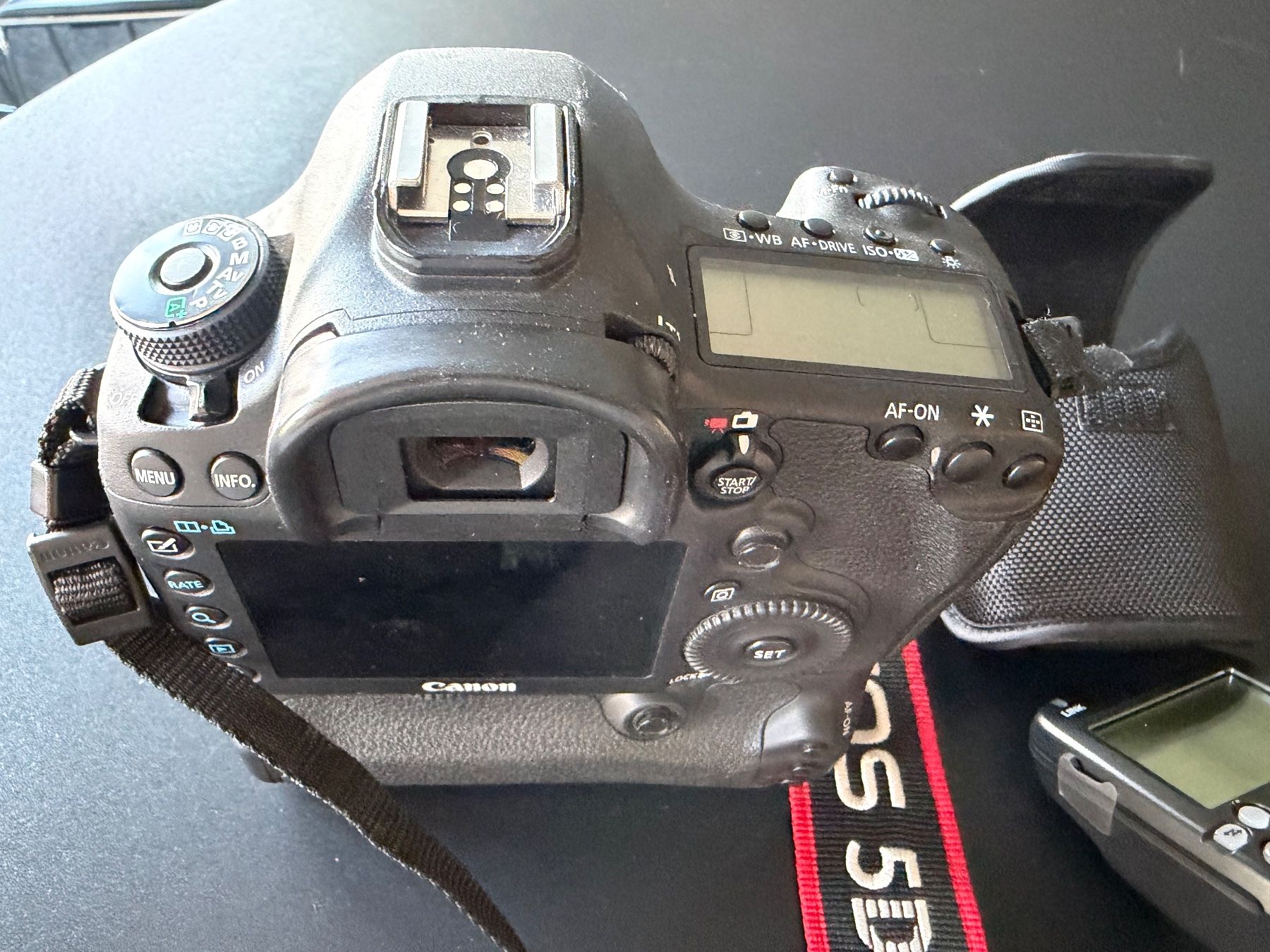 Canon Fotocamera: Kamera Canon EOS 5D Mark III mit Batteriegrif – Usato da Nänikon venduto da MircoPellegrino 2