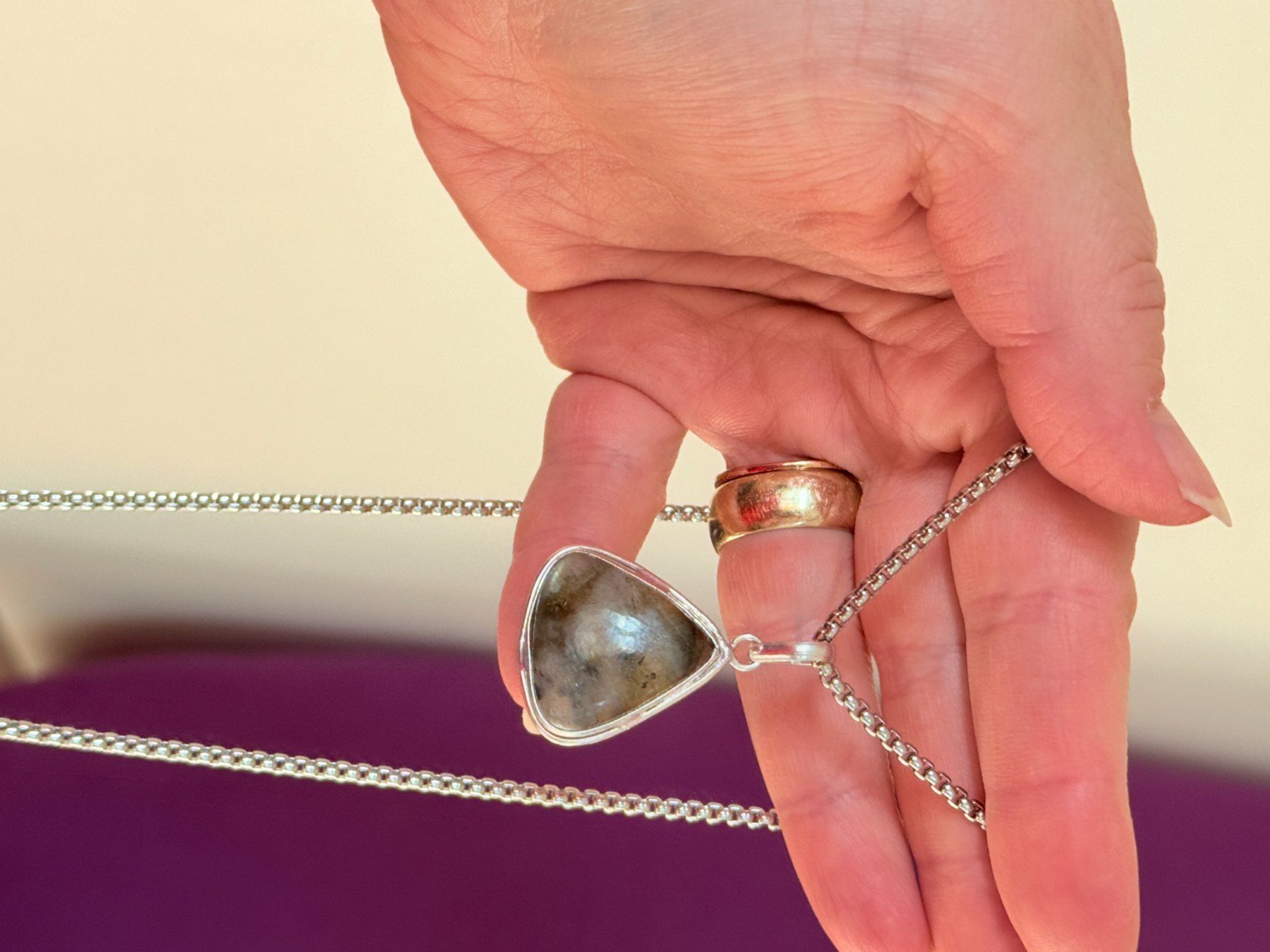 Catenine: Collier avec pendentif en labradorite naturelle – Nuovo e nell'imballaggio originale da Genève venduto da AGBERG 4