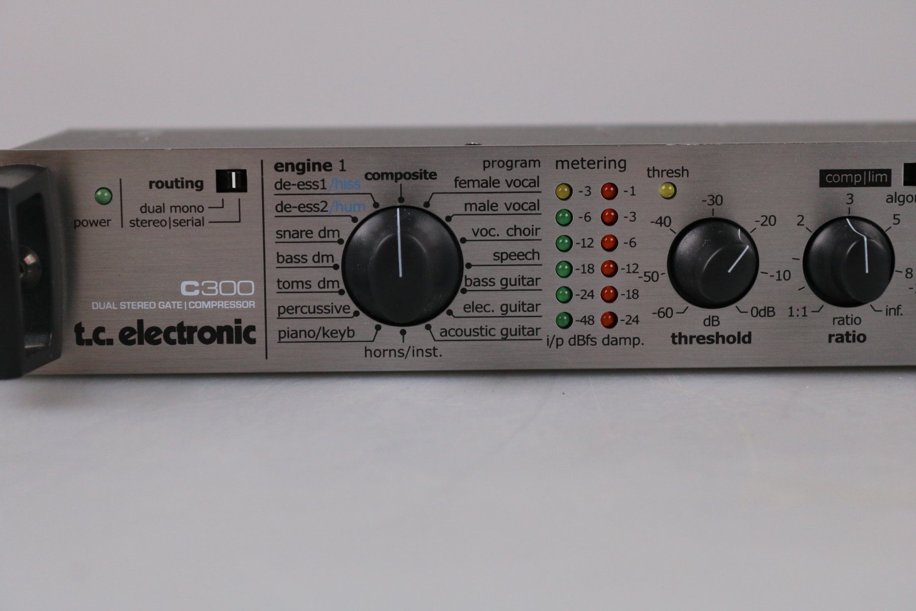 TC Electronic Equalizzatori: TC Electronic C300 Dual Stereo Gate Studio Kompressor – Nuovo (secondo la descrizione) da Volketswil venduto da brockipfannenstil 3