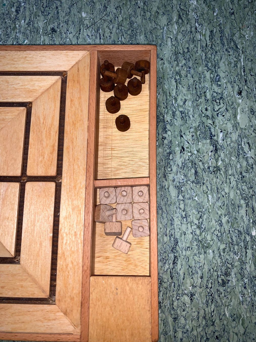 Giochi: Brettspiel Mühle Holz komplett – Usato da Rickenbach SZ venduto da Frickler 1