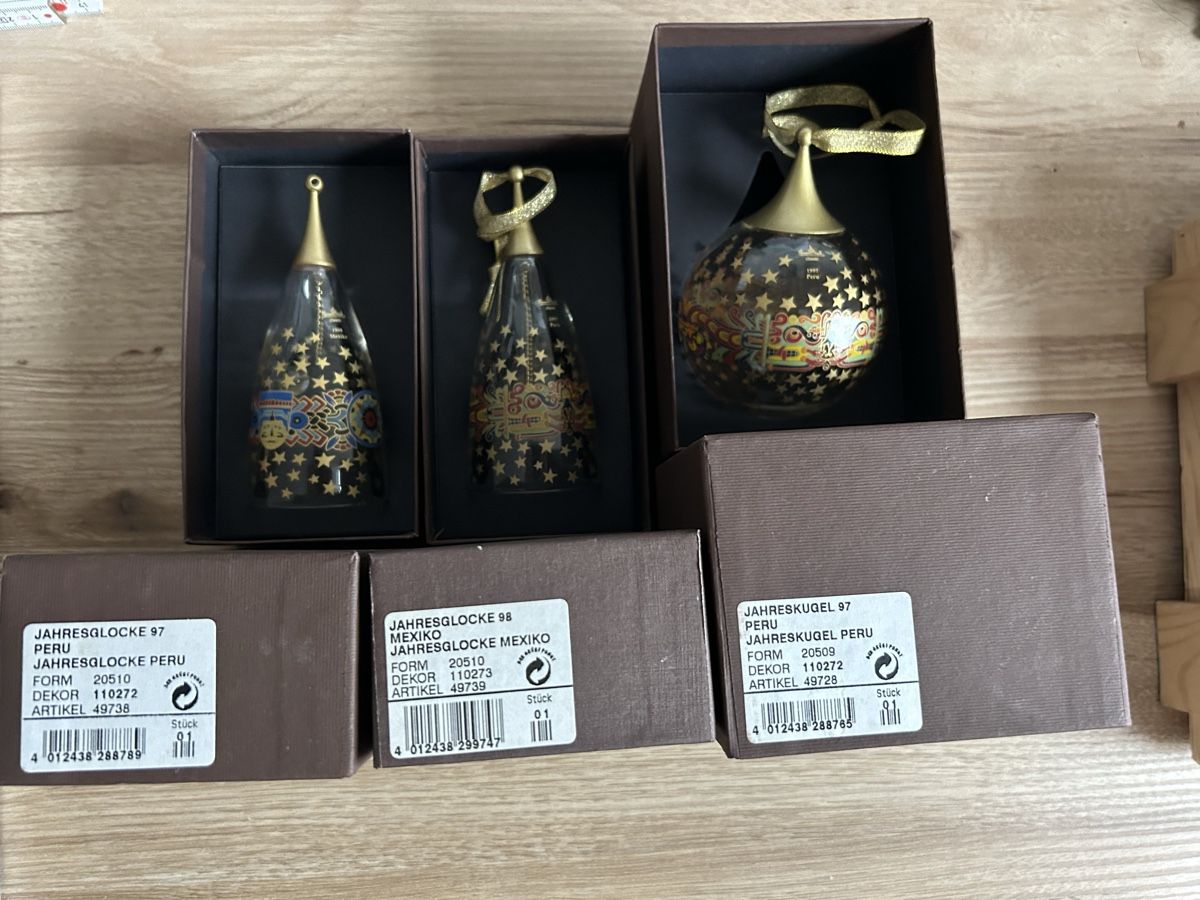 Tutte le decorazioni: 3 Jahreskugeln/Glocken Rosenthal Original – Nuovo e nell'imballaggio originale da möhlin venduto da Caja1 1