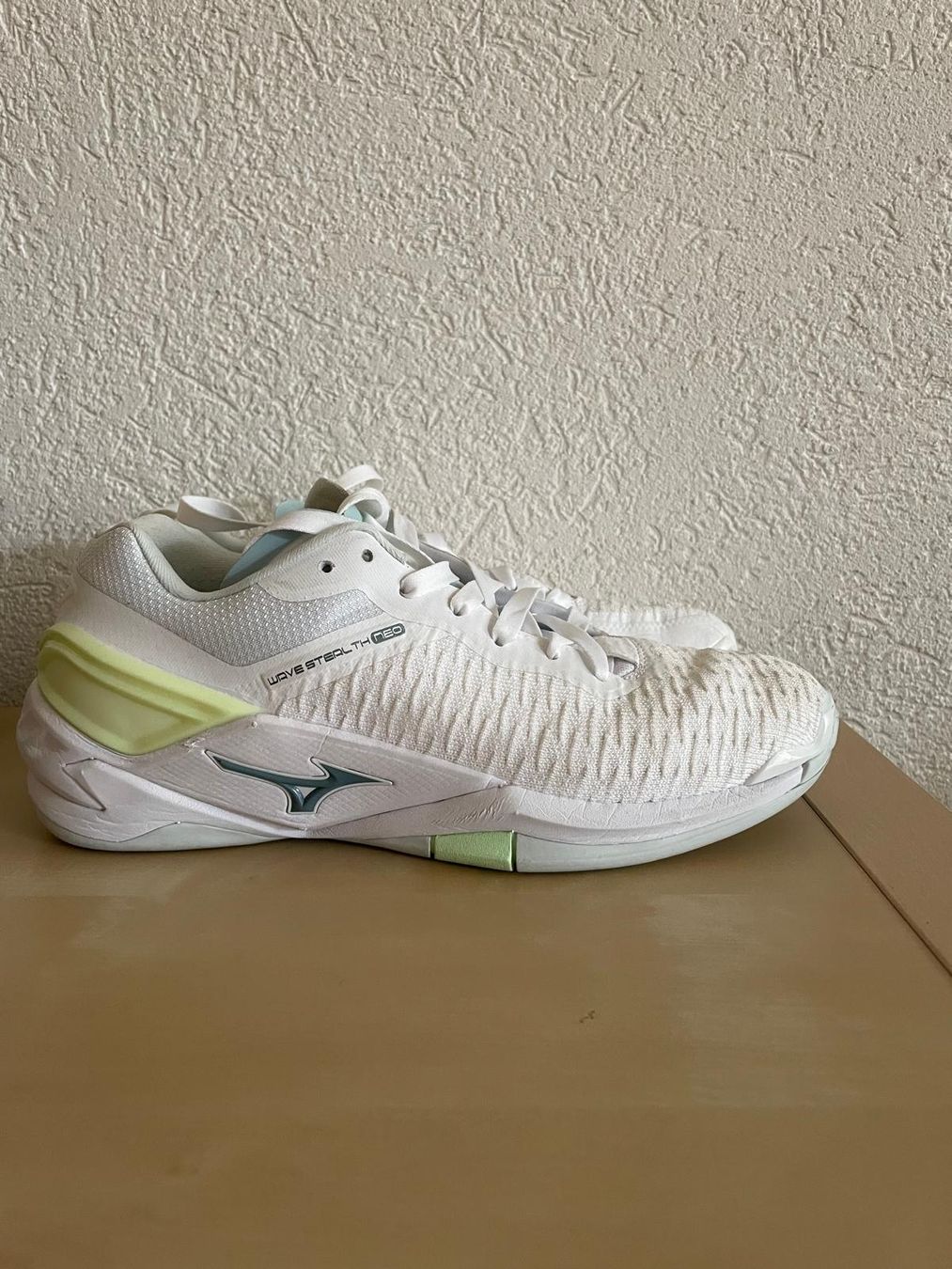 Mizuno Chaussures femmes: Chaussures Volley Mizuno – D'occasion à Pontenet par Bique 1