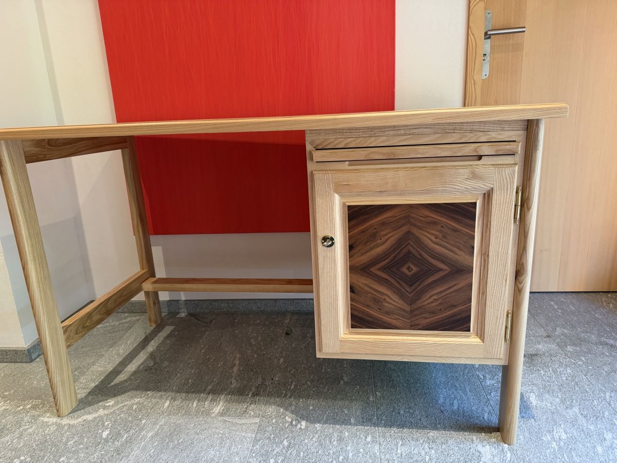 Schreibtische: Schreibtisch – Neu und originalverpackt aus Wolfhalden von mar_jfq8 3