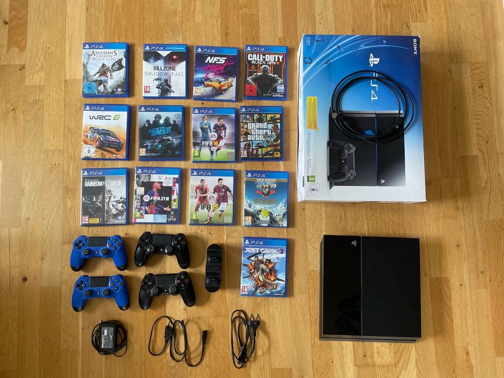 PlayStation 4 mit div. Spielen und Controllers Kaufen auf Ricardo