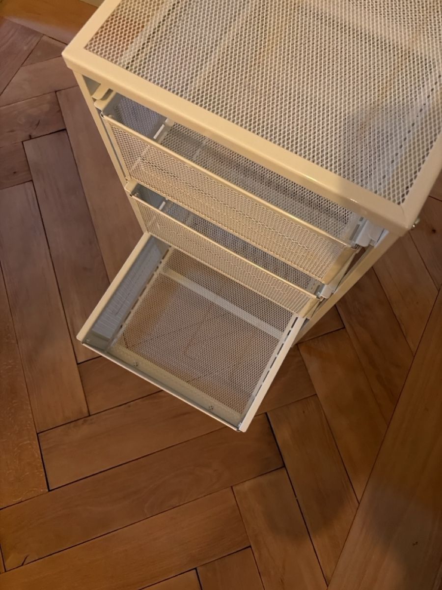 Ikea Banconi: Metal drawer unit – Usato da Bern venduto da HenrietteBl 1