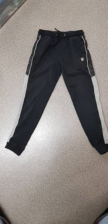 Pantaloni: Trainingshose Garacia Jeans Gr. 140 – Usato da Embrach venduto da Lilly2021