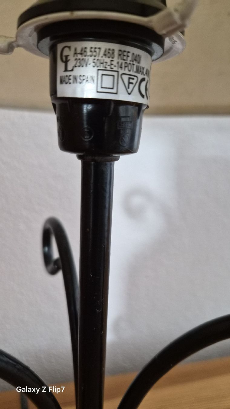 Lampade: Lampe de table fer forgé abat-jour blanc bon état – Usato da Avry-sur-Matran venduto da cec_nhz8 3