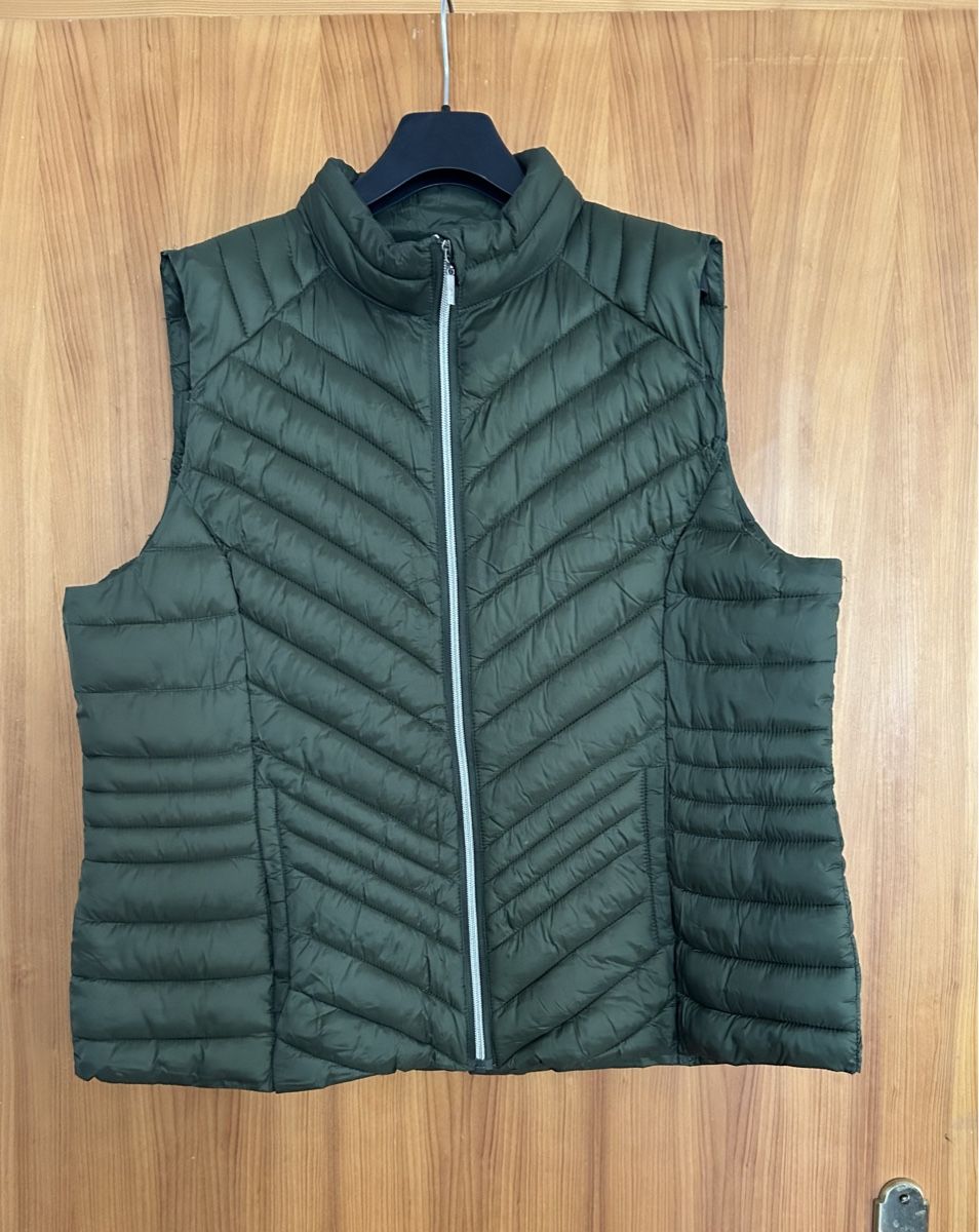 Gilet & Giacche: Steppweste von Capsule Grün Gr.48 – Usato da chur venduto da corazon710