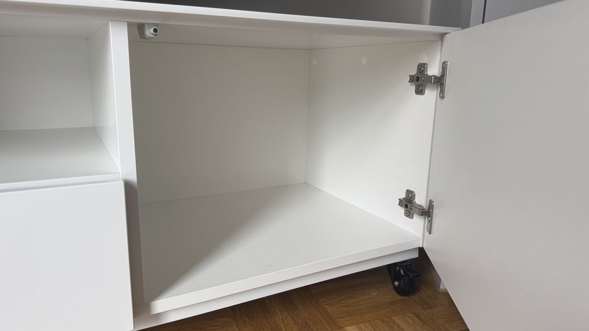Livique TV Möbel: Livique TV Möbel auf Rollen – Neu (gemäss Beschreibung) aus Rümlang von loredanademitri 1