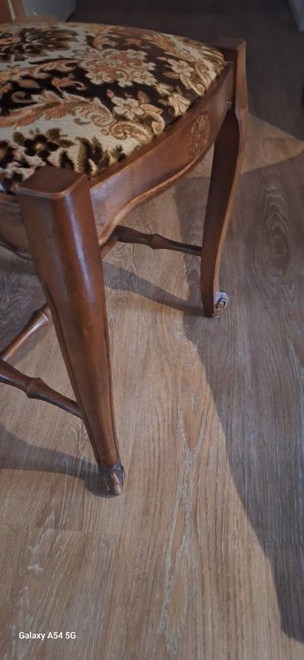 Sedie: 3x Holzstuhl mit gepolstertem Sitz – Usato da Winterthur venduto da Ajcps 2