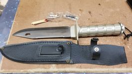 Messer mit Etui und Zubehör guter Zustand