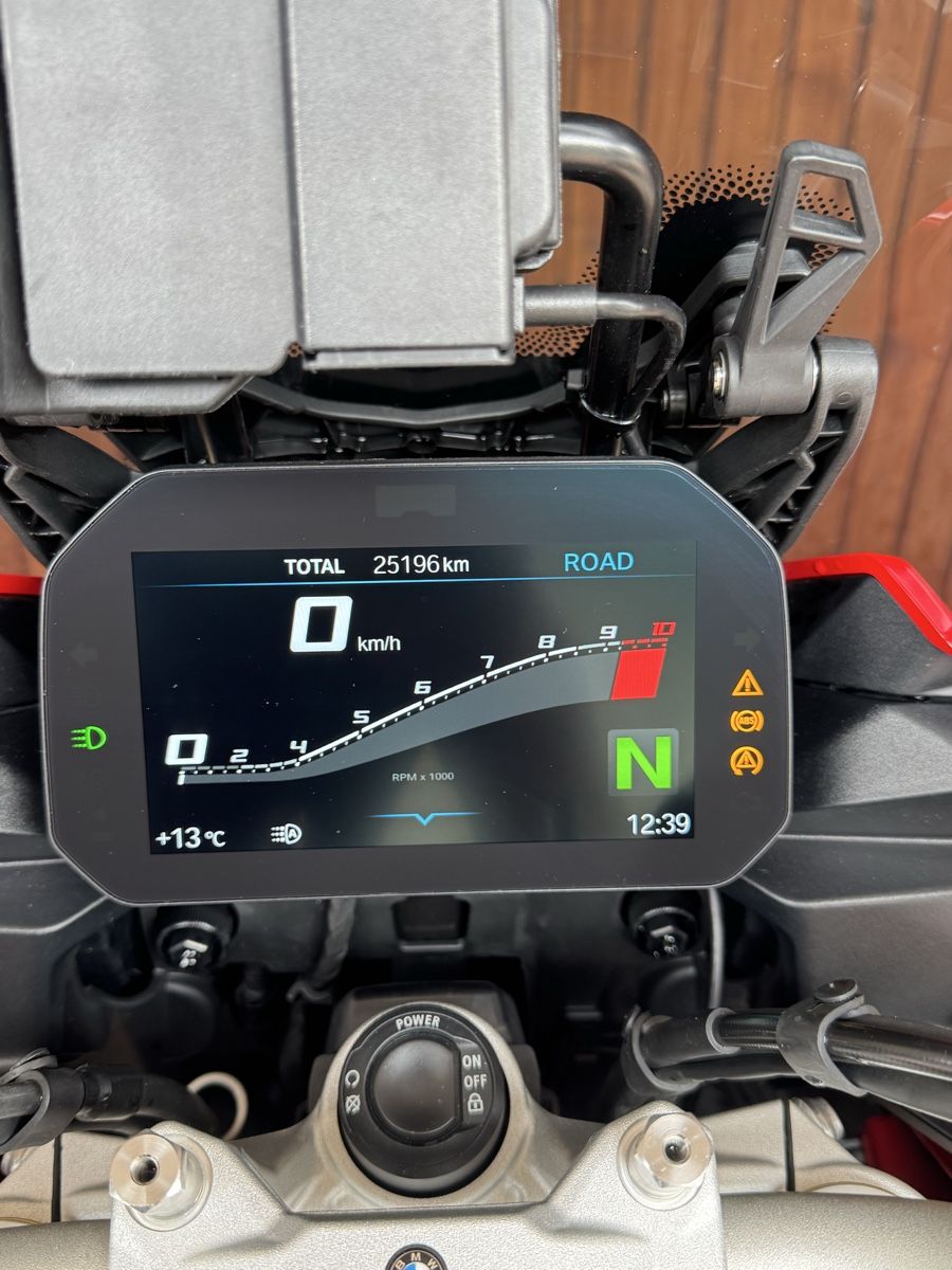 BMW Touring: BMW F900XR 35KW – Usato da Zermatt venduto da l.s2907 7