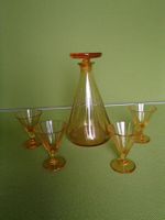 gelbe Art Deco Karaffe mit 4 Gläsern für Schnaps  Liqueur