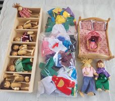 🩷 XL Familie Biegepuppe viele Kleidli plus Baby in Wiege