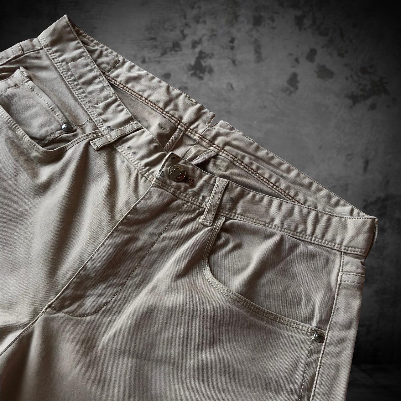 Massimo Dutti Pantaloni: Pants Massimo Dutti Beige Men 30 – Usato da Genève venduto da ang_7j7j 6