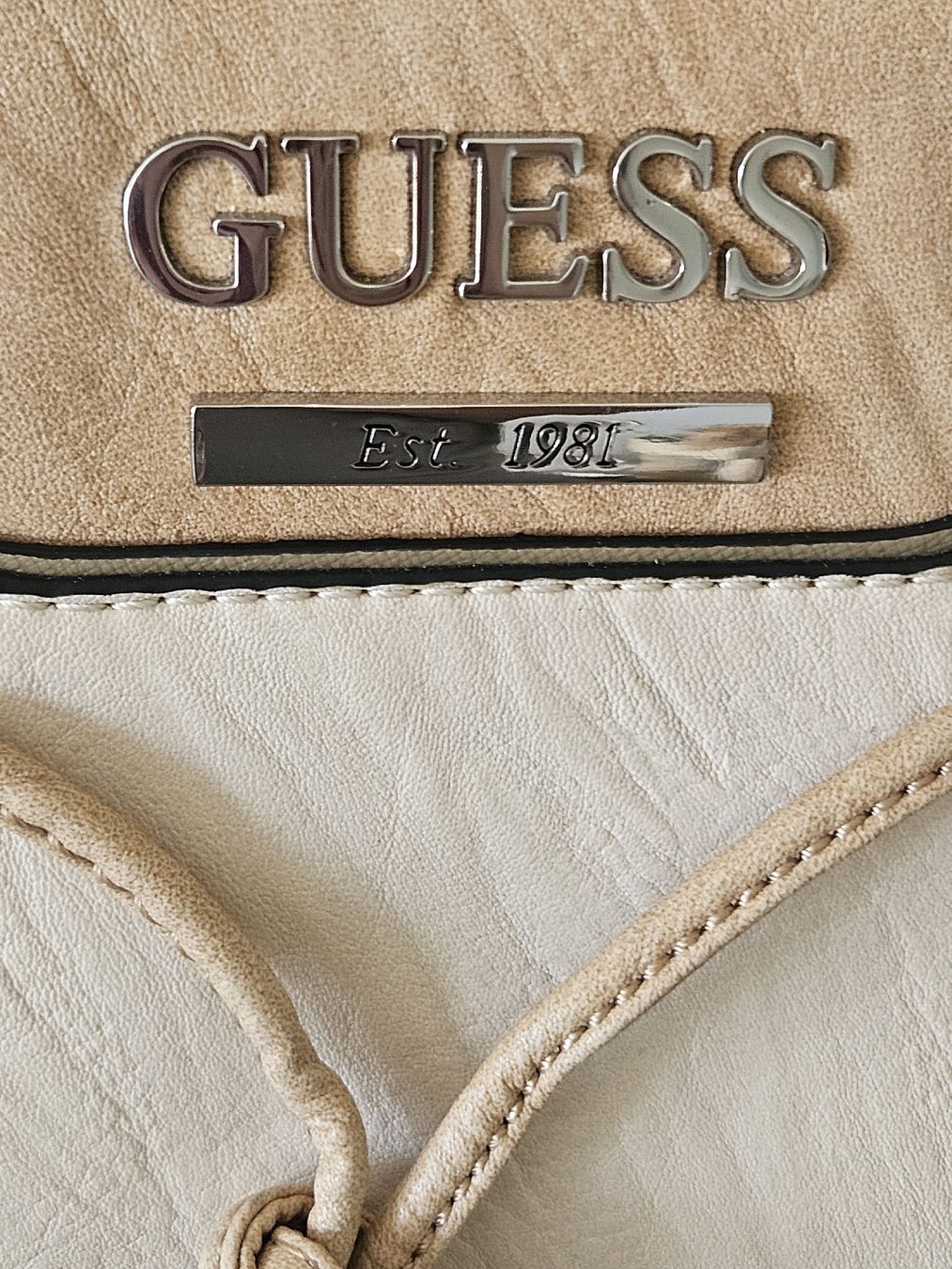 Guess Borse da donna: kleine GUESS-Tasche – Usato da Unterkulm venduto da Beljasch 1