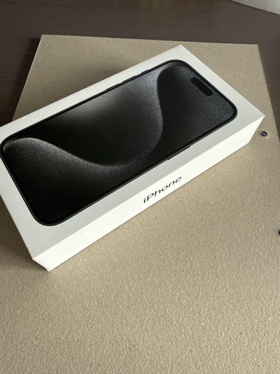 Apple Telefoni cellulari / Smartphones: Iphone 15 Pro 256 GB schwarz – Usato da Brittnau venduto da axlifaxli 6