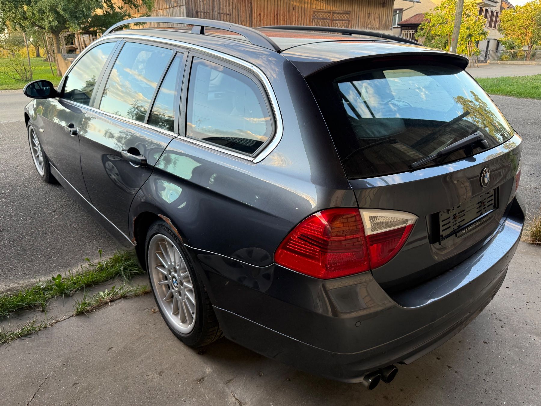 BMW Automobili: BMW 325xi Touring Allrad – Usato da Egnach venduto da Nati97 1