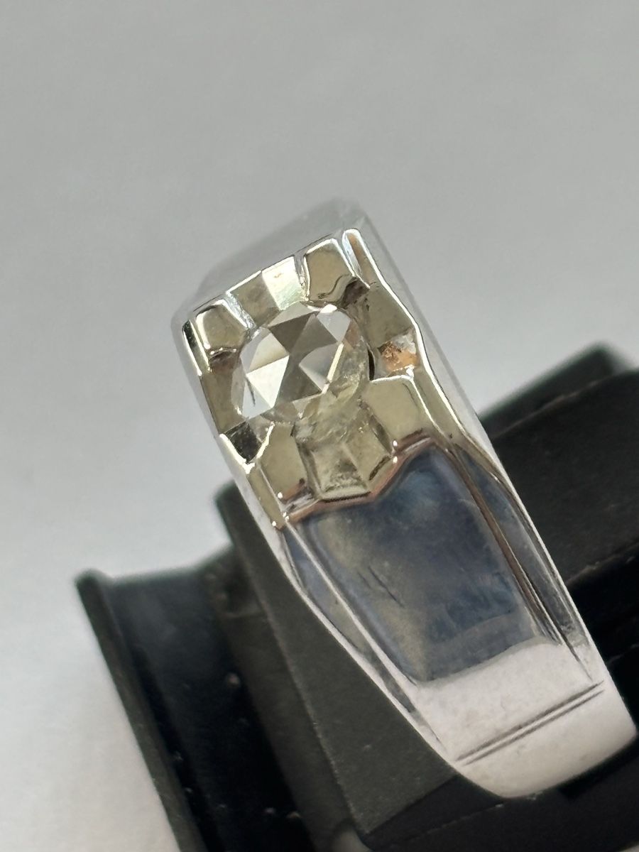 Ringe: Ring Weissgold / mit Diamantrose 18 Karat – Gebraucht aus Langnau am Albis von flusspflege