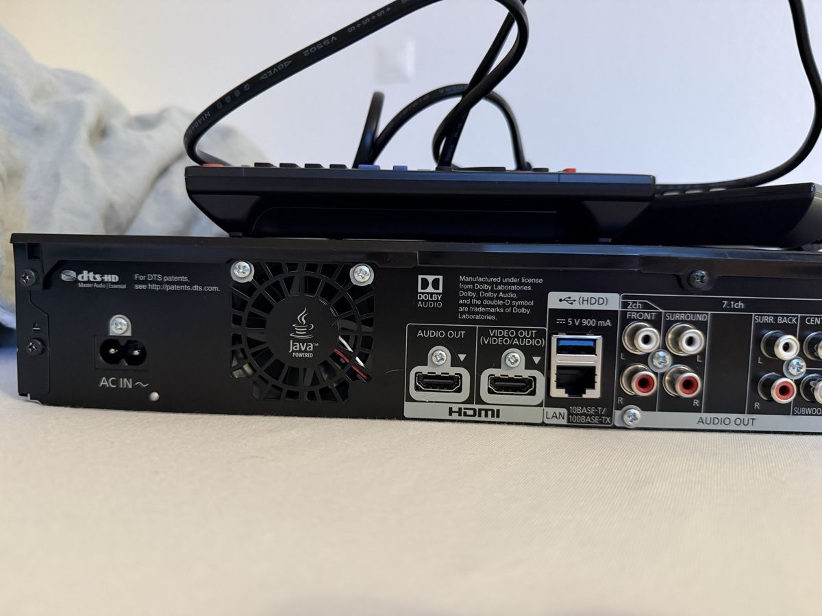 Panasonic Home Cinema: Panasonic DP-UB824 Hybrid – Usato da St.Gallen venduto da Joba3 3