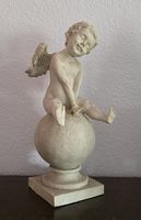 Deko Engel Figur Skulptur auf Kugel
