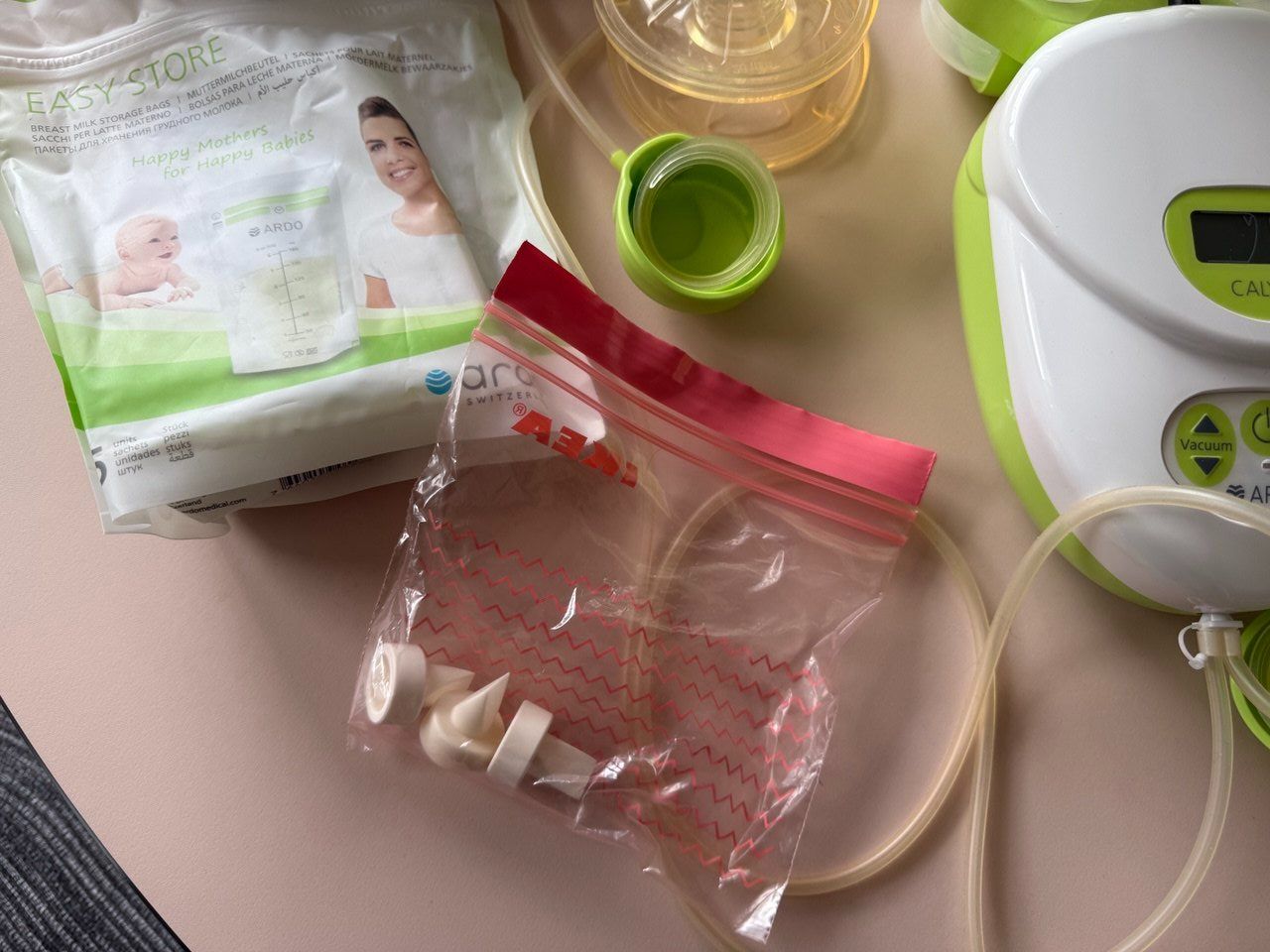 Ardo Accessori per l’allattamento: Ardo Calypso Breast Pump - large set + bag – Usato da Genève venduto da igo_8jgk 5