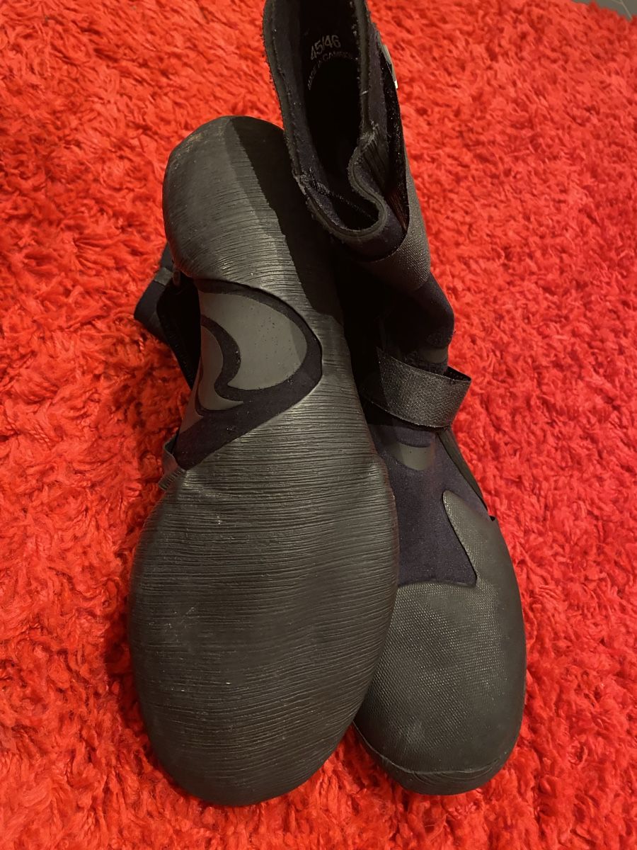 Chaussures hommes: Neoprenschuhe 45/46 – D'occasion à Wittinsburg par tommiimkaufrausch 3