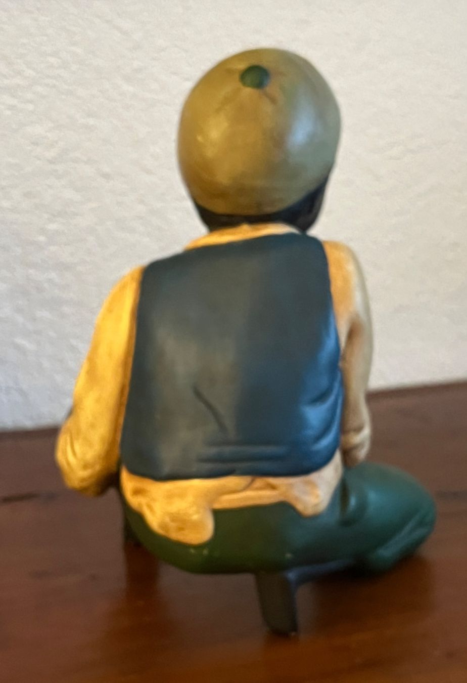 Statuette: Dekorative Vintage  -  Figur, Junge hockend, Keramik – Usato da Stetten AG venduto da Brissago25 3