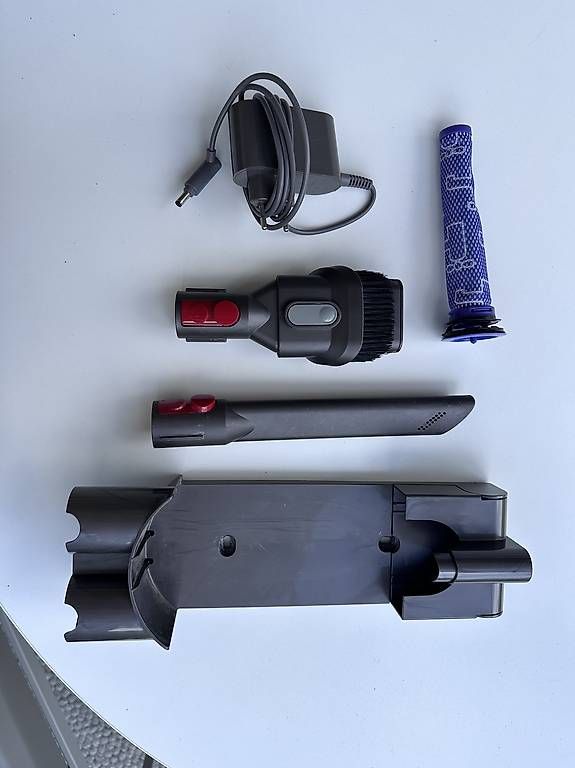 Aspirapolveri & Accessori: Dyson V7 Animal mit Softbodenwalze – Usato da Bonstetten venduto da YinNation 1