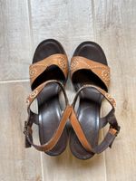 Süsse braune Sandalen mit Keilabsatz Grösse 38.5